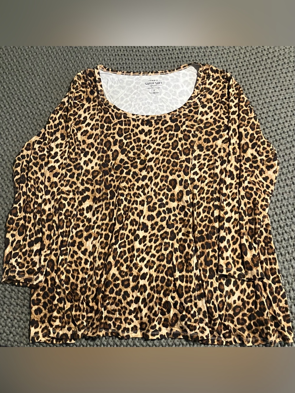 NWOT Torrid women's animal print long sleeve super soft blouse 5X